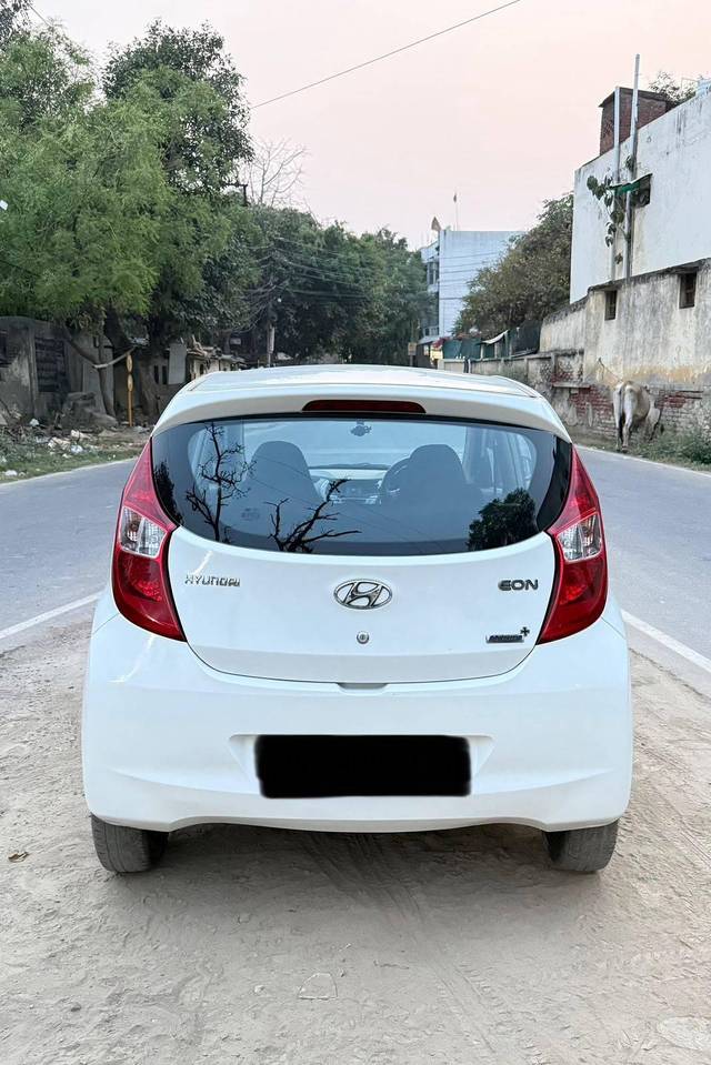 https://images10.gaadi.com/usedcar_image/4548489/original/processed_b9c3bee7-2154-47f7-82f5-4401652041f7.jpg?imwidth=6401