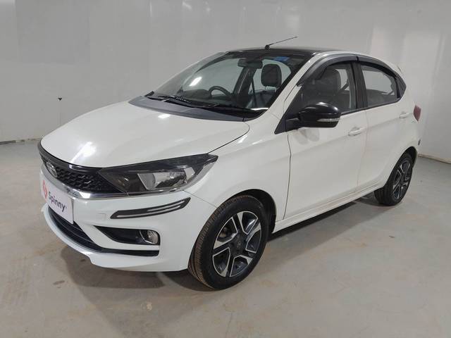 https://images10.gaadi.com/usedcar_image/4548529/original/2ea3e772a5f600ff89267a92b467e124.jpg?imwidth=6400