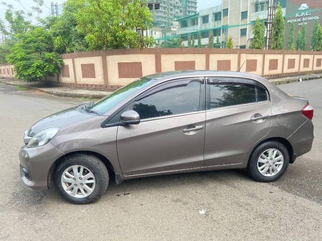 https://images10.gaadi.com/usedcar_image/4548541/original/processed_4cfaa641-bb80-4592-8661-5ff2b7936007.jpeg?imwidth=6400