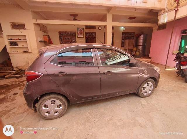 https://images10.gaadi.com/usedcar_image/4548557/original/processed_73b239a3-7507-4fb6-b444-b933b9d28277.jpg?imwidth=6401
