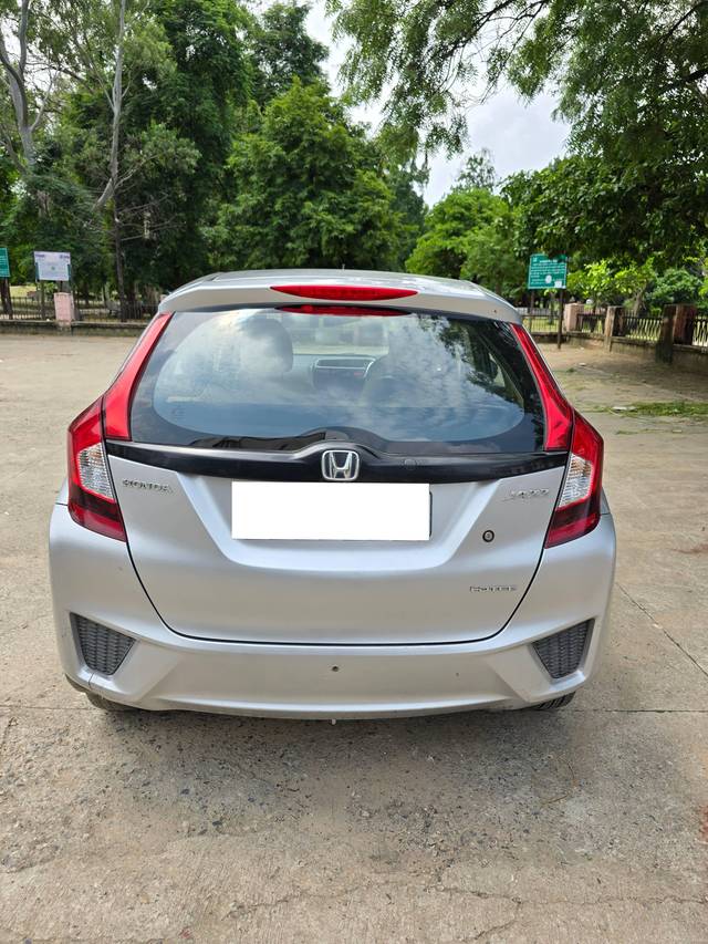 https://images10.gaadi.com/usedcar_image/4548564/original/processed_1452f65c52d04816a7ac929aa55babc6.jpg?imwidth=6401
