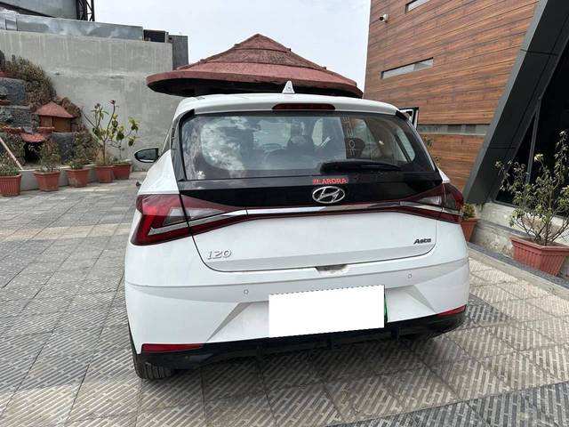 https://images10.gaadi.com/usedcar_image/4548568/original/processed_e55c8f1bdf4f65684c024eebd5a1b70c.jpg?imwidth=6401