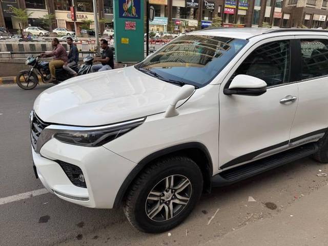 https://images10.gaadi.com/usedcar_image/4548571/original/processed_4c751ec5-8a92-40d4-a7d7-a94b46b7e458.jpeg?imwidth=6400