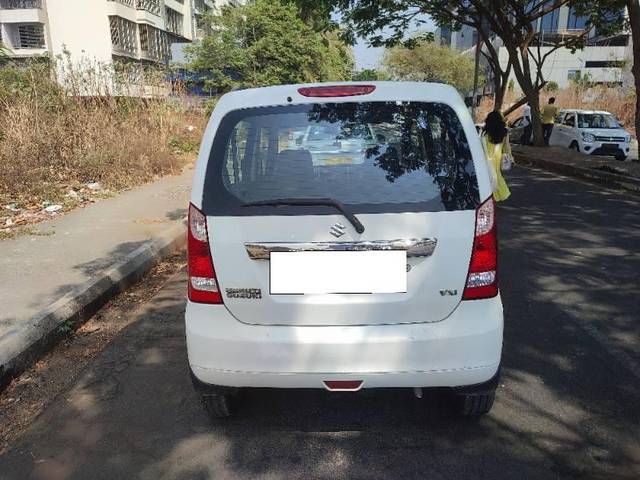 https://images10.gaadi.com/usedcar_image/4548598/original/processed_5d8efaa7-3c9b-4bae-88f9-f68661658b75.jpg?imwidth=6402