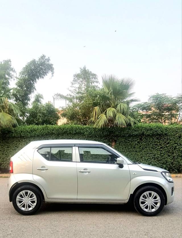 https://images10.gaadi.com/usedcar_image/4548600/original/f4528bd2998156037570125ab0eae52a.jpg?imwidth=6401