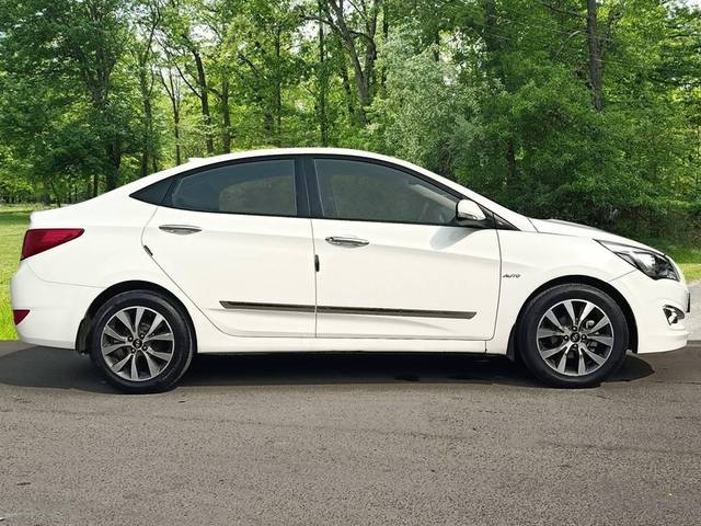 https://images10.gaadi.com/usedcar_image/4548620/original/processed_864dcc63b0603a6eb898d335760ecd12.jpg?imwidth=6401