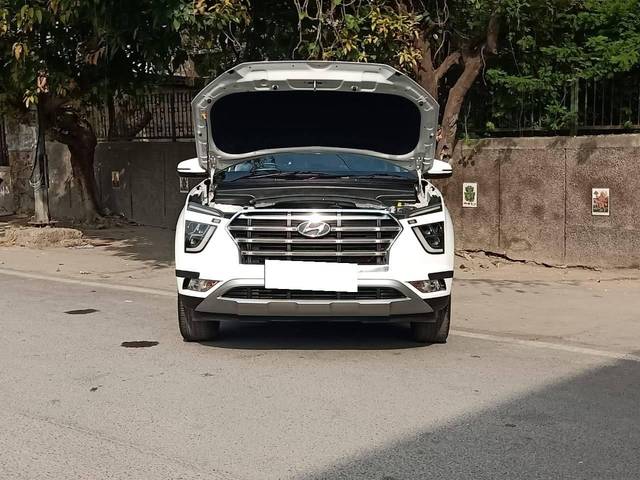 https://images10.gaadi.com/usedcar_image/4548628/original/processed_06086284d17f4b4458bd4a02bb74590a.jpg?imwidth=6402