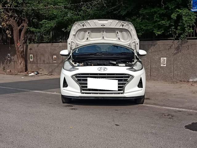 https://images10.gaadi.com/usedcar_image/4548630/original/processed_e68266a5bd12cd6ef575c20d0b546773.jpg?imwidth=6402