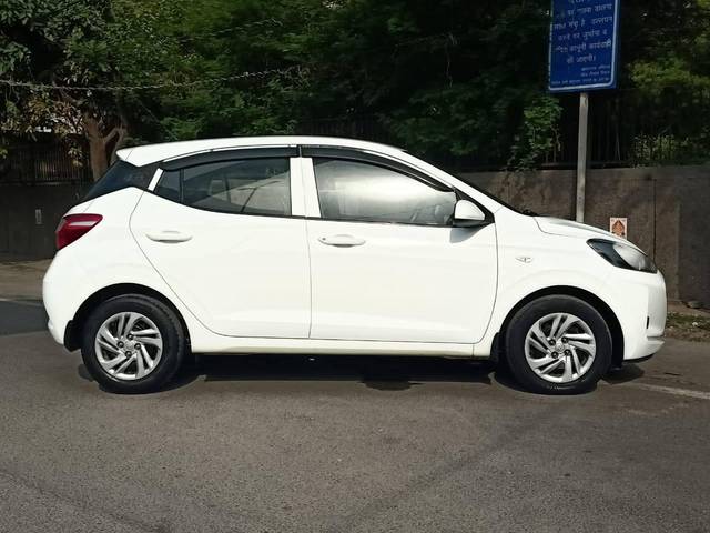 https://images10.gaadi.com/usedcar_image/4548630/original/processed_f98f71e2026cdb8b2c62ea305df89271.jpg?imwidth=6401