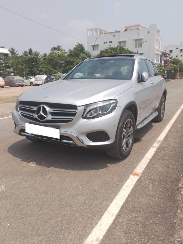 https://images10.gaadi.com/usedcar_image/4548633/original/processed_d8466ec76df50ca9ef5b164d7b579e02.jpg?imwidth=6400