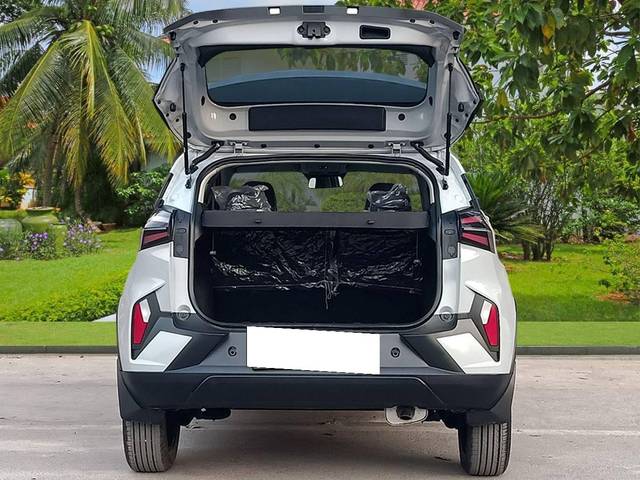 https://images10.gaadi.com/usedcar_image/4548636/original/processed_24acf645a3f2c72d6c2b88cdcf777210.jpg?imwidth=6402