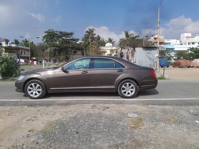 https://images10.gaadi.com/usedcar_image/4548643/original/473e7450139eb0981e0351fa78235605.jpg?imwidth=6402