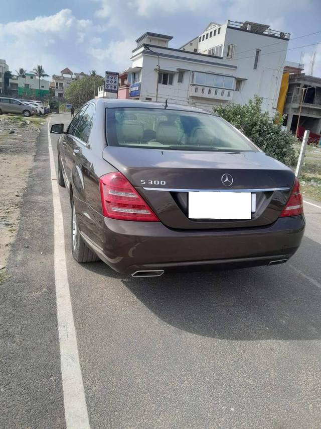https://images10.gaadi.com/usedcar_image/4548643/original/processed_c401aeb3bf5764c994e37be86f7bbb61.jpg?imwidth=6401