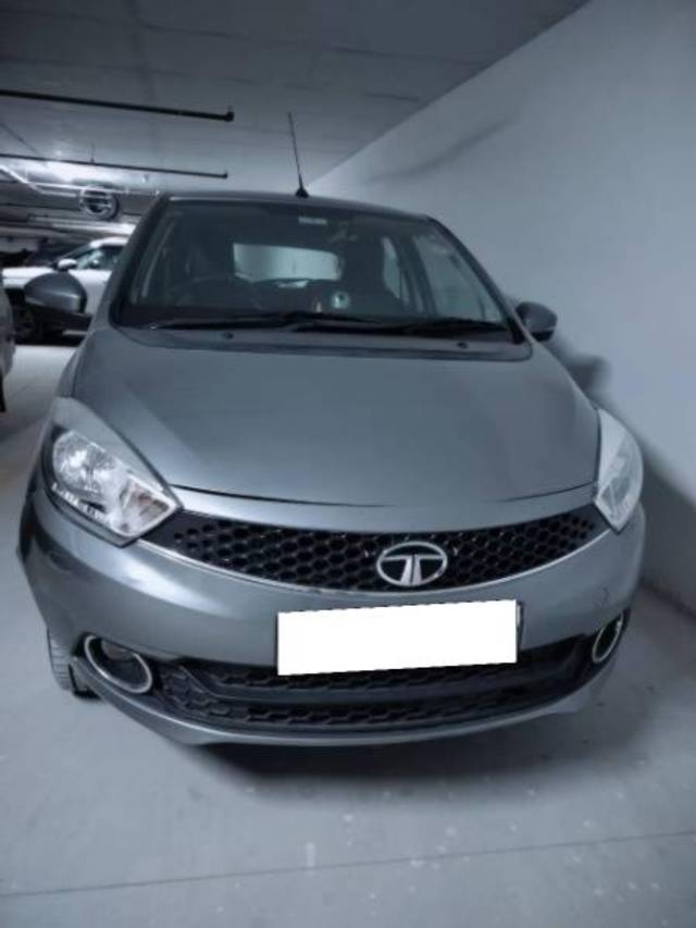 https://images10.gaadi.com/usedcar_image/4548644/original/processed_1e4d8ab6-87d7-439e-ba76-0bcc692de82a.jpeg?imwidth=6400