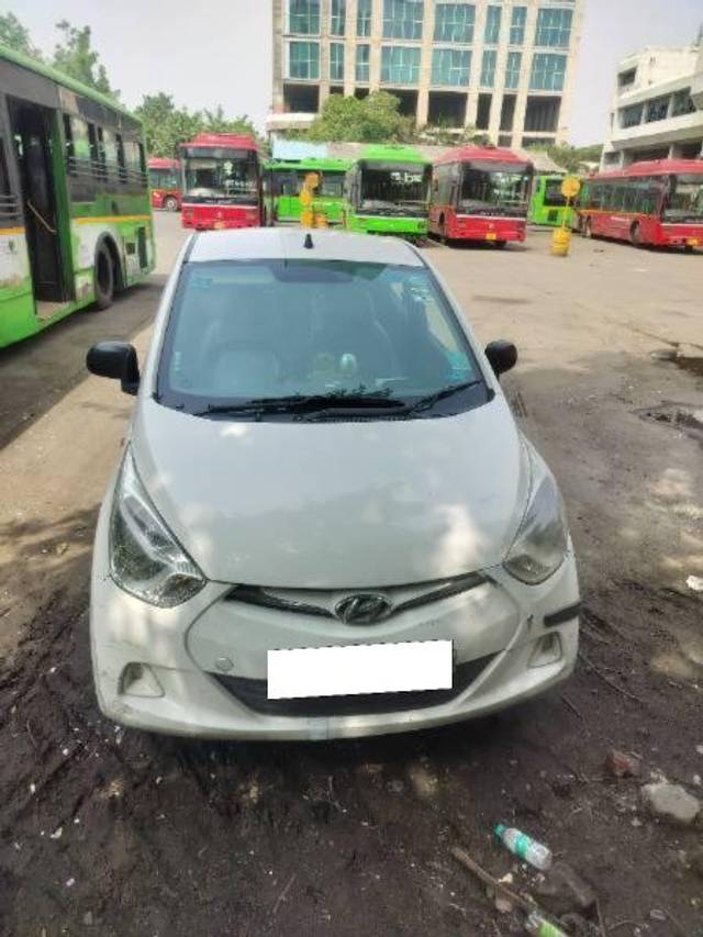 https://images10.gaadi.com/usedcar_image/4548655/original/processed_f9e53f47-844e-4d7d-b5dd-171d9ee3cfa7.jpg?imwidth=6402