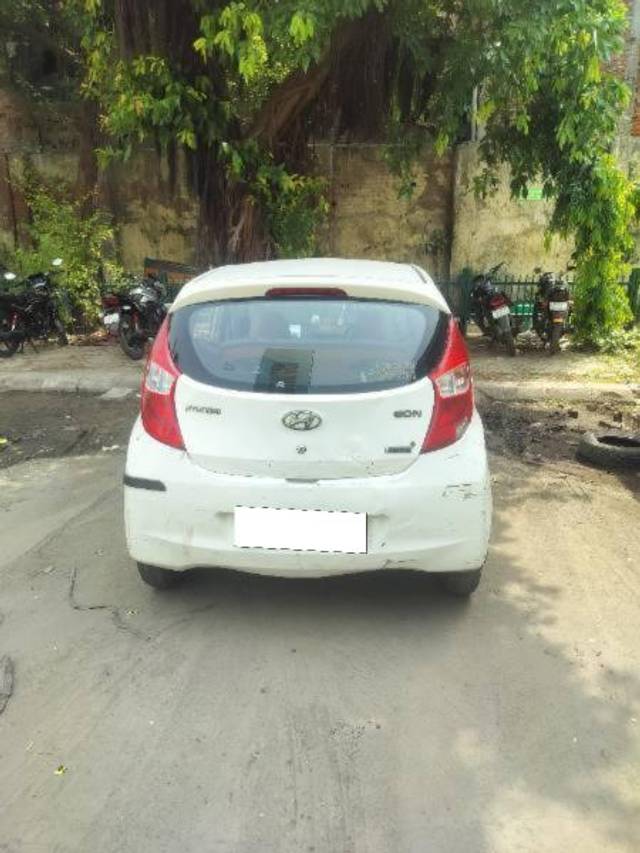 https://images10.gaadi.com/usedcar_image/4548655/original/processed_fc1ed737-d1d3-4f6e-bf8a-c87d9813dbbd.jpg?imwidth=6401