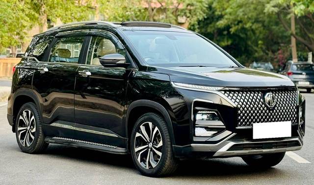 https://images10.gaadi.com/usedcar_image/4548658/original/processed_185447810d554ceae4887497b2122800.jpg?imwidth=6402