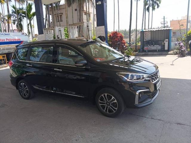 https://images10.gaadi.com/usedcar_image/4548661/original/processed_04705b6c-c4bd-4186-87c8-686429289c60.jpg?imwidth=6400