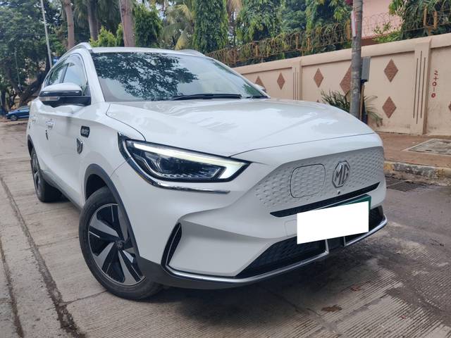 https://images10.gaadi.com/usedcar_image/4548671/original/processed_6601c4d582f2b50975ee137e3bb53870.jpg?imwidth=6400