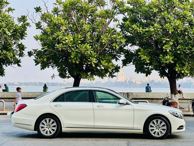 https://images10.gaadi.com/usedcar_image/4548710/original/1cf57b2d44178376bb65583e3a556acc.jpg?imwidth=6401