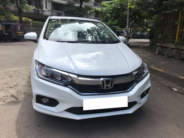 https://images10.gaadi.com/usedcar_image/4548712/original/processed_f4618bf660c1296f3b958755f911f3fe.jpg?imwidth=6402