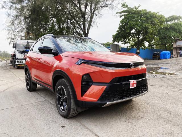 https://images10.gaadi.com/usedcar_image/4548715/original/processed_4435f4d3be3a912c3732e5425e4f21c1.jpg?imwidth=6400