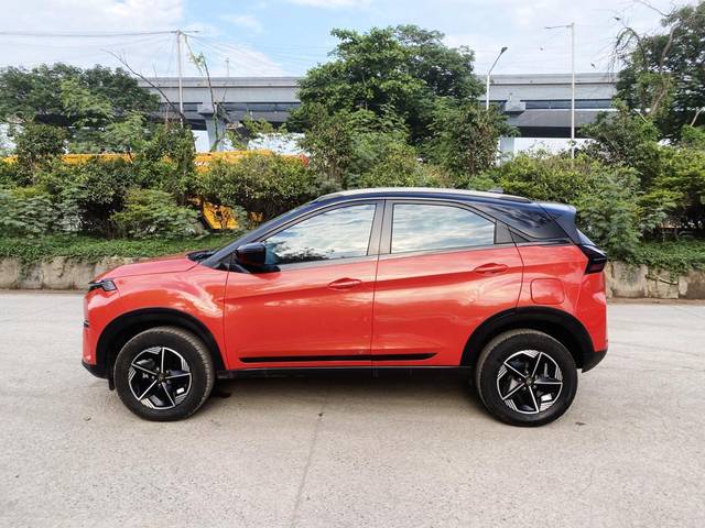 https://images10.gaadi.com/usedcar_image/4548715/original/processed_f6fe011b3d6721937261b3a609940a44.jpg?imwidth=6401