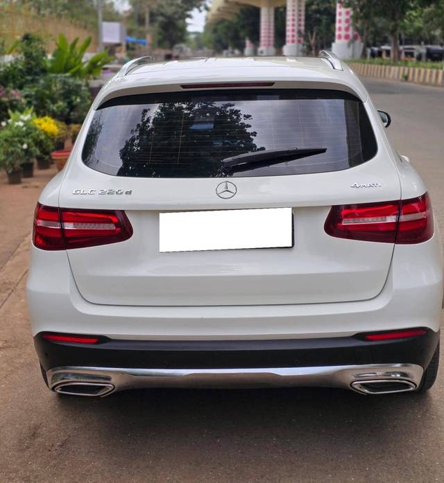 https://images10.gaadi.com/usedcar_image/4548718/original/processed_5a21d055-9280-4e7e-9951-9c27a08315e8.jpg?imwidth=6401
