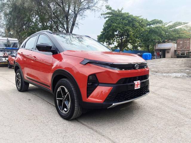 https://images10.gaadi.com/usedcar_image/4548727/original/processed_61adf6f3ed7ccceb86fdf26326a30658.jpg?imwidth=6400