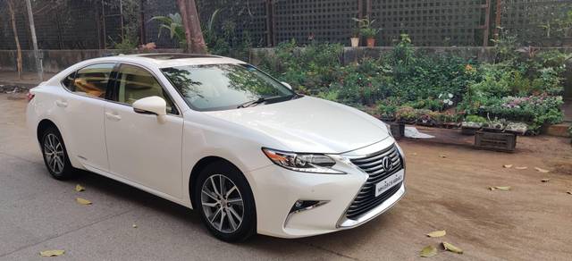 https://images10.gaadi.com/usedcar_image/4548730/original/processed_1b581862a5fbbd90a2e6fb0a7424936e.jpg?imwidth=6400