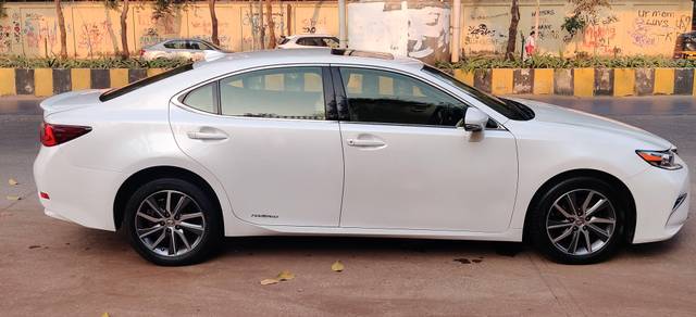https://images10.gaadi.com/usedcar_image/4548730/original/processed_d1b481da257772af97a33cce7c2c7c43.jpg?imwidth=6402