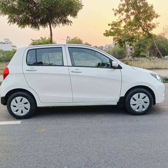 https://images10.gaadi.com/usedcar_image/4548731/original/2c4bbae291cc8263e69313db241906ec.jpg?imwidth=6401
