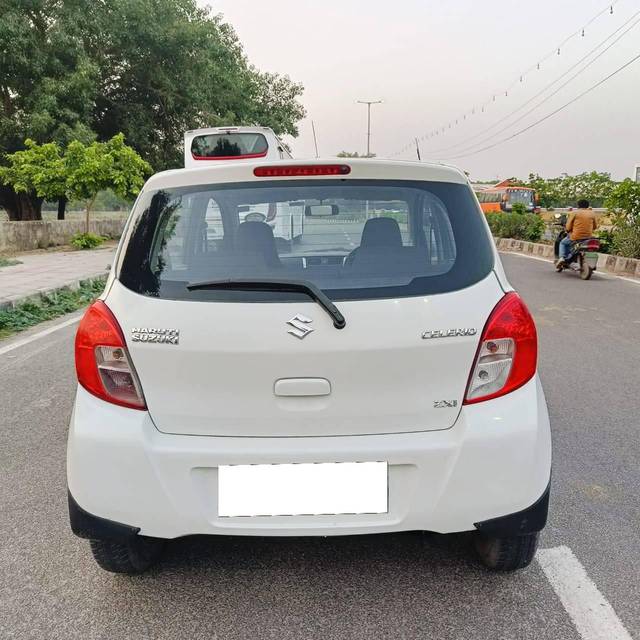 https://images10.gaadi.com/usedcar_image/4548731/original/processed_985b7cb46c7e5266408a3c413c280c49.jpg?imwidth=6402