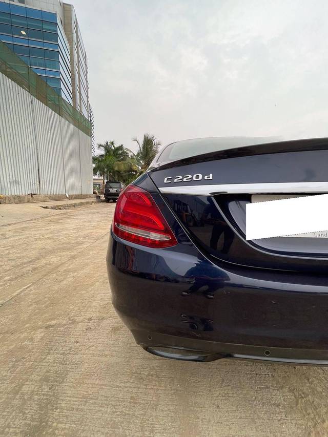 https://images10.gaadi.com/usedcar_image/4548732/original/processed_d15be353c8a9563d57cd6f587bea81ac.jpg?imwidth=6401