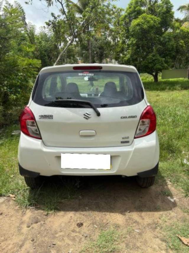 https://images10.gaadi.com/usedcar_image/4548739/original/processed_d7c686df-35ca-45f7-8de5-f980953ec30c.jpg?imwidth=6401
