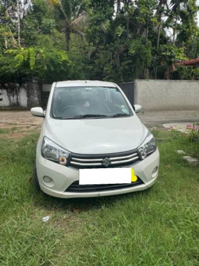 https://images10.gaadi.com/usedcar_image/4548739/original/processed_e6aca1bd-8247-4f1c-a165-eb5939b91327.jpg?imwidth=6400
