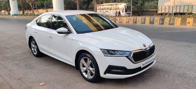 https://images10.gaadi.com/usedcar_image/4548743/original/processed_63afa9e2a22353609902dbdc0dbddf2f.jpg?imwidth=6400