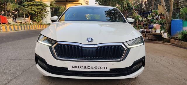 https://images10.gaadi.com/usedcar_image/4548743/original/processed_789a86e530e50f7f2c4b59e7eec0eb13.jpg?imwidth=6402