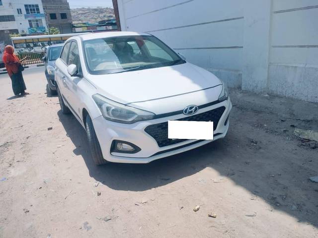 https://images10.gaadi.com/usedcar_image/4548765/original/processed_573758f1-612a-4674-8c4c-a572f93a20c4.jpg?imwidth=6401