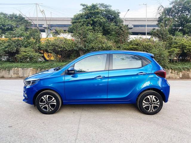https://images10.gaadi.com/usedcar_image/4548785/original/processed_3584eb149d3f107f565b379f73f895d6.jpg?imwidth=6401