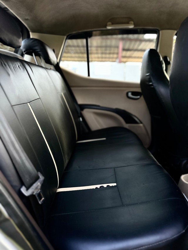 Second-hand 2010 Hyundai i10 Sportz 1.2 for sale in Chandigarh-3