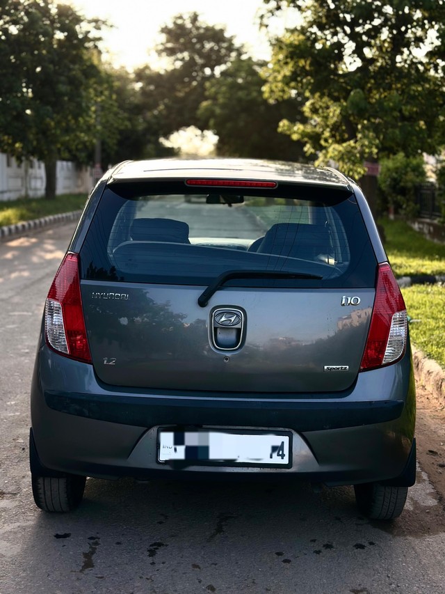 Second-hand 2010 Hyundai i10 Sportz 1.2 for sale in Chandigarh-1