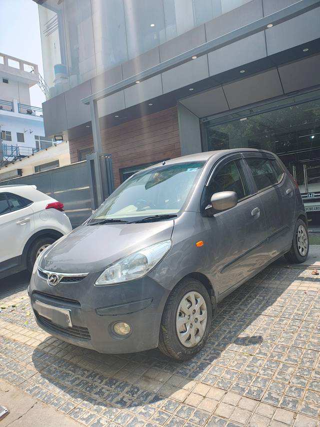 https://images10.gaadi.com/usedcar_image/4548793/original/processed_ece4be722bd9682f0cc82189c8c4f447.jpg?imwidth=6400