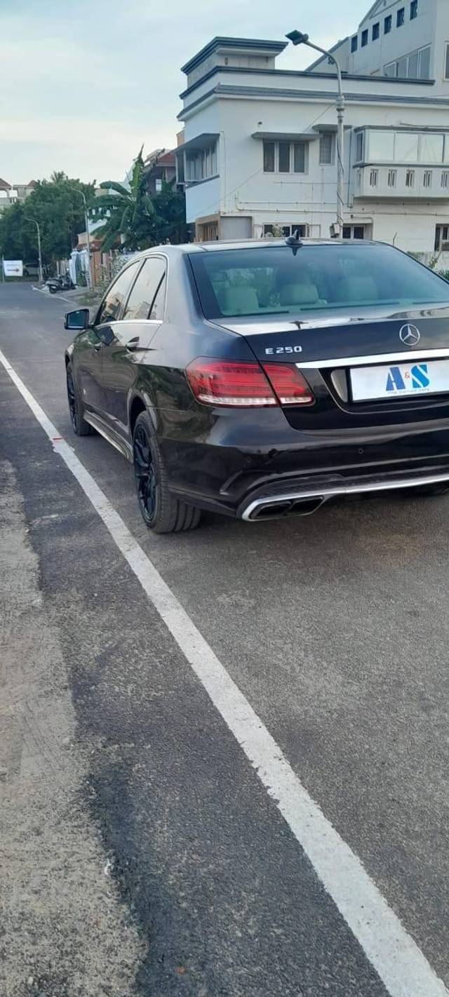 https://images10.gaadi.com/usedcar_image/4548796/original/processed_b1c4cb81e85b205e10336a7e37af32a4.jpg?imwidth=6402