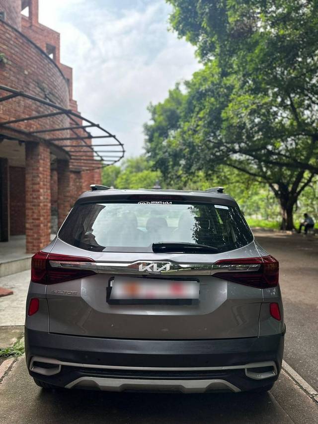 https://images10.gaadi.com/usedcar_image/4548803/original/processed_a57ee31b35eac6d992f9e322ee4c2575.jpeg?imwidth=6402