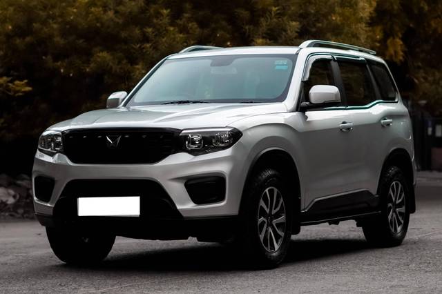 https://images10.gaadi.com/usedcar_image/4548806/original/processed_5da8db564de859dceed65f4ee18cdfd1.jpg?imwidth=6402