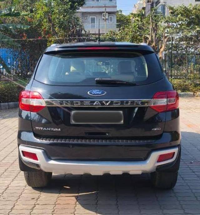 https://images10.gaadi.com/usedcar_image/4548813/original/processed_13c0f78ab4556f68a6424d36f4eb4bd2.jpg?imwidth=6402