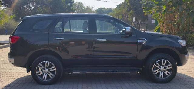 https://images10.gaadi.com/usedcar_image/4548813/original/processed_efe8eb60dac25b5f49d30afbc10abbc1.jpg?imwidth=6401