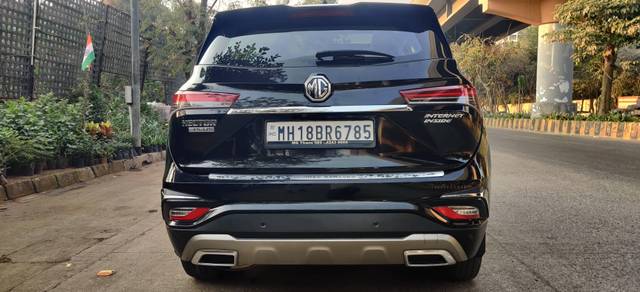 https://images10.gaadi.com/usedcar_image/4548822/original/processed_2e87fd22cd95b7bf4d247ddb7bf9213f.jpg?imwidth=6402