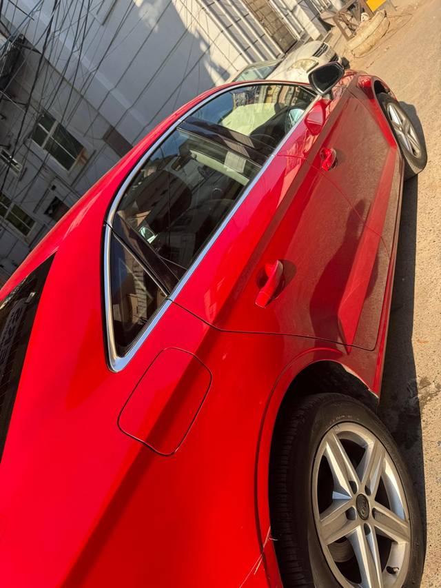 https://images10.gaadi.com/usedcar_image/4548831/original/85bc06a297cbc8367b09e58ed478c52d.jpg?imwidth=6402
